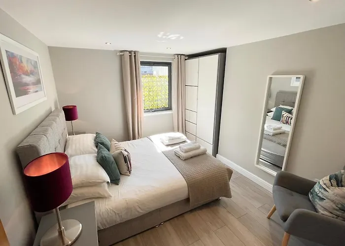 Urban Living\'S - The Wesley Beautiful City Centre Apartment With Balcony
